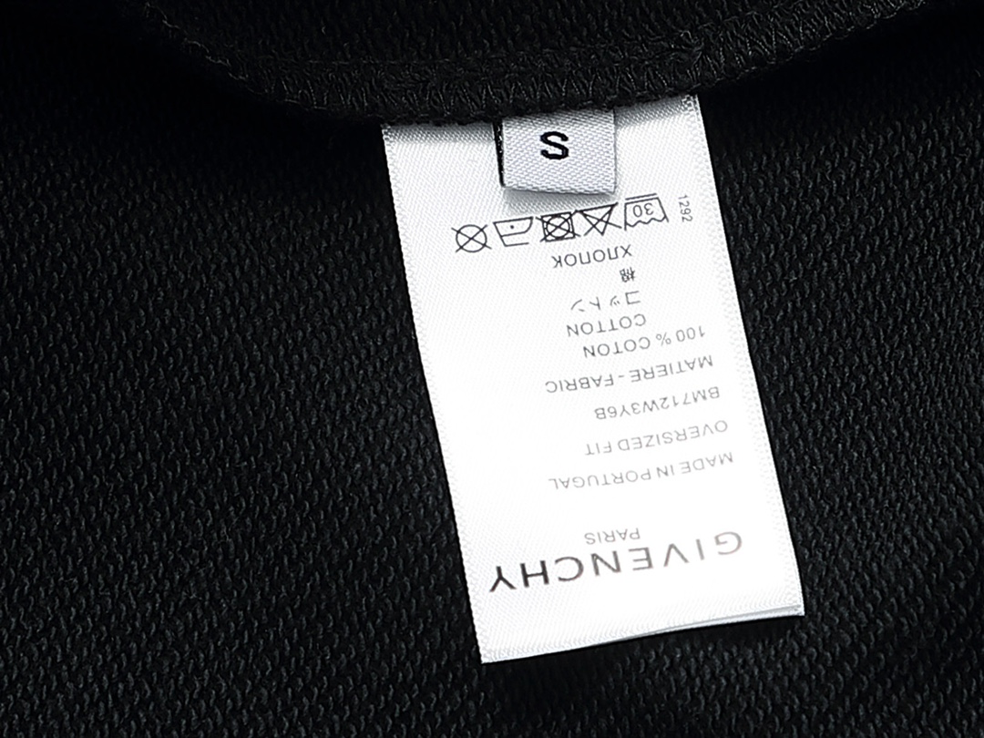 【GIVENCHY  公式旗艦店】ジバンシー 丸首の衛衣 スウェットご好評に付き再入荷 240809