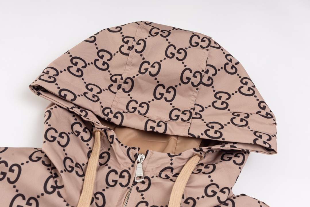 【GUCCI  公式旗艦店】グッチ   ジャケット着 好評に付き再入荷 240826