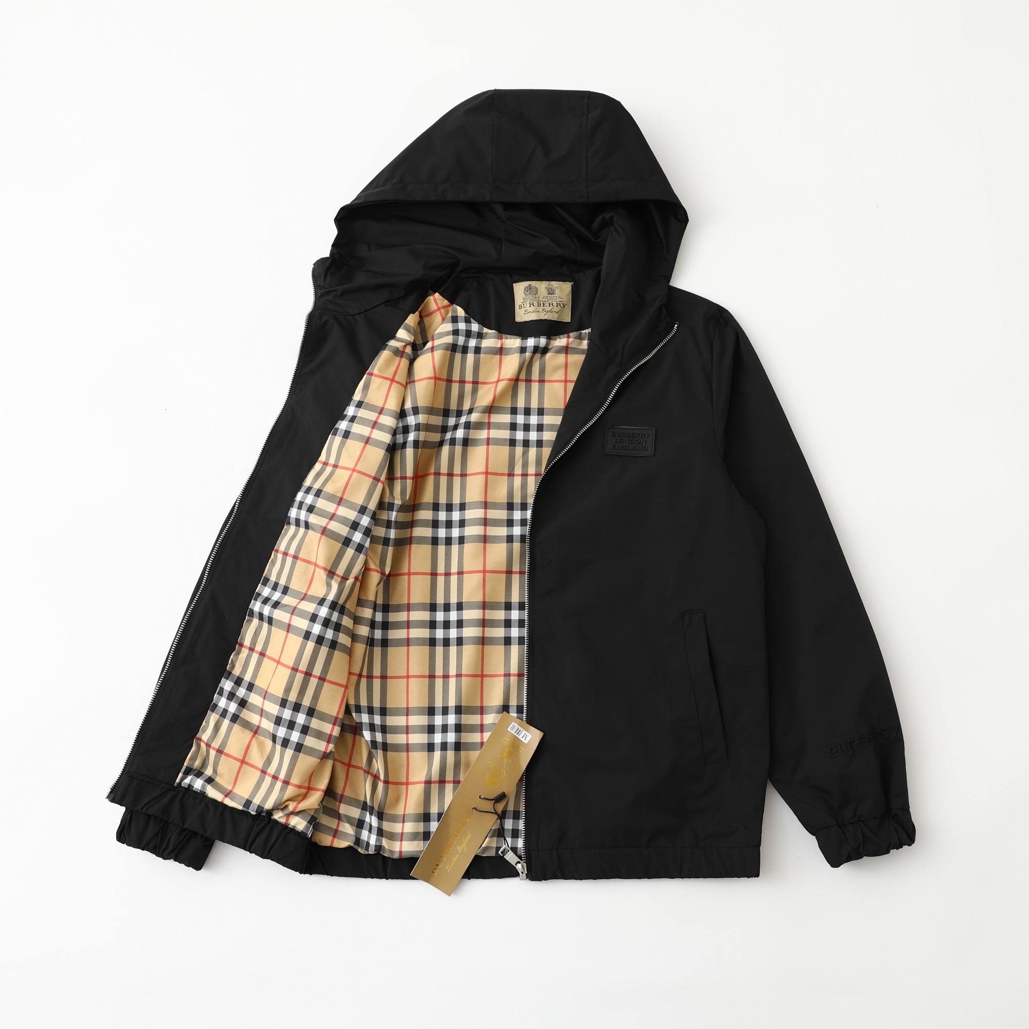 【BURBERRY  公式旗艦店】バーバリー  ジャケット着 好評に付き再入荷 240827