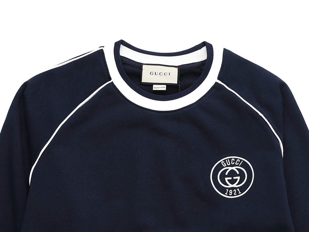 【GUCCI  公式旗艦店】グッチ  丸首の衛衣 スウェットご好評に付き再入荷 240828