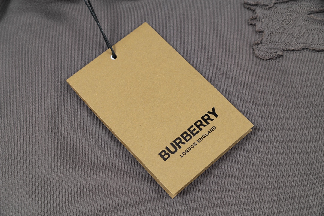 【BURBERRY  公式旗艦店】バーバリー パーカー  スウェットご好評に付き再入荷 240830