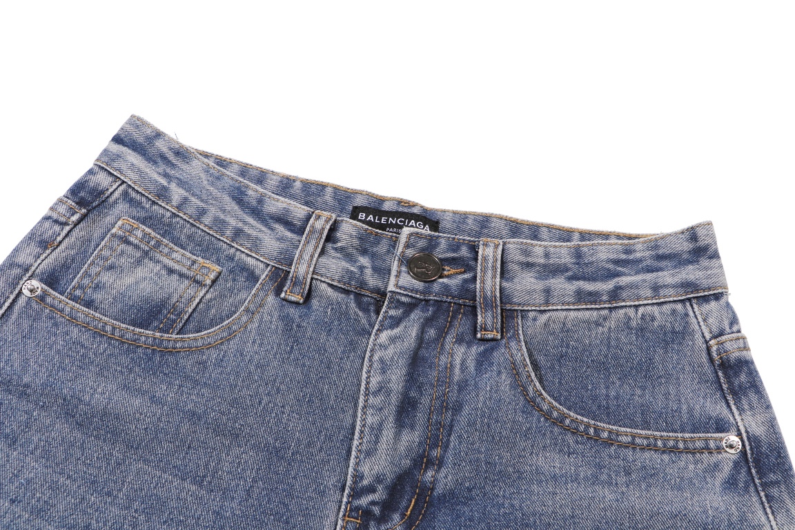 【BALENCIAGA 公式旗艦店】バレンシアガ  ジーパン  ご好評に付き再入荷  240830