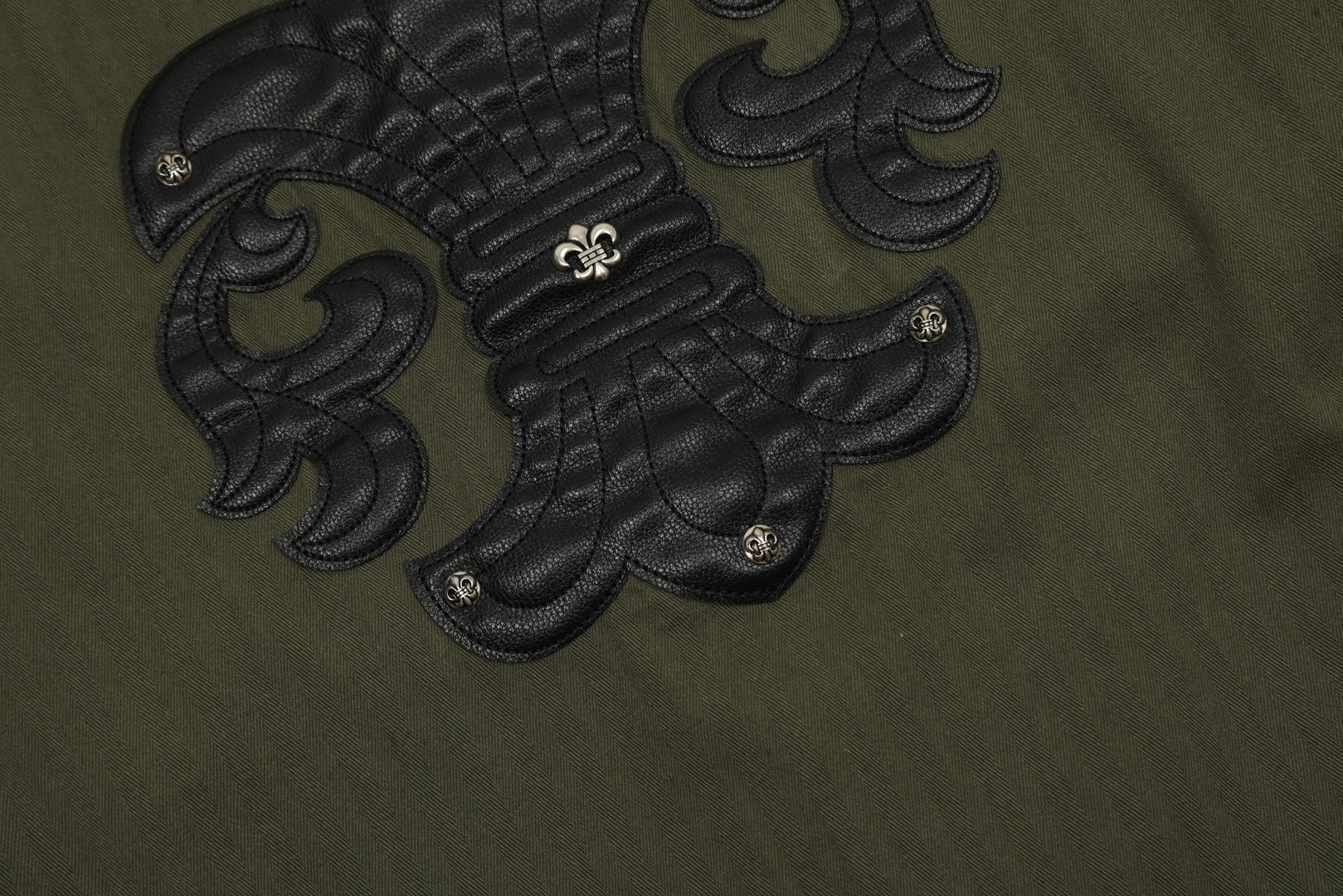 【CHROME HEARTS 公式旗艦店】クロムハーツ シャツ  ご好評に付き再入荷！