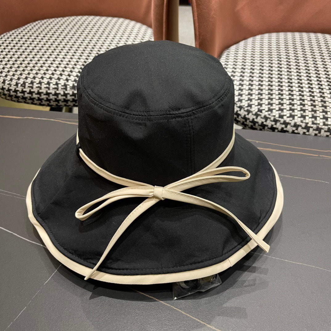 PRADA (プラダ)フィッシャーマンズハット 240904