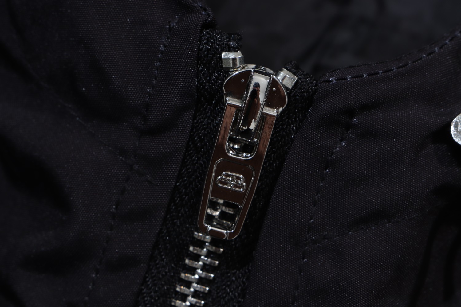 【BALENCIAGA】バレンシアガ   ジャケット着  ご好評に付き再入荷！240921