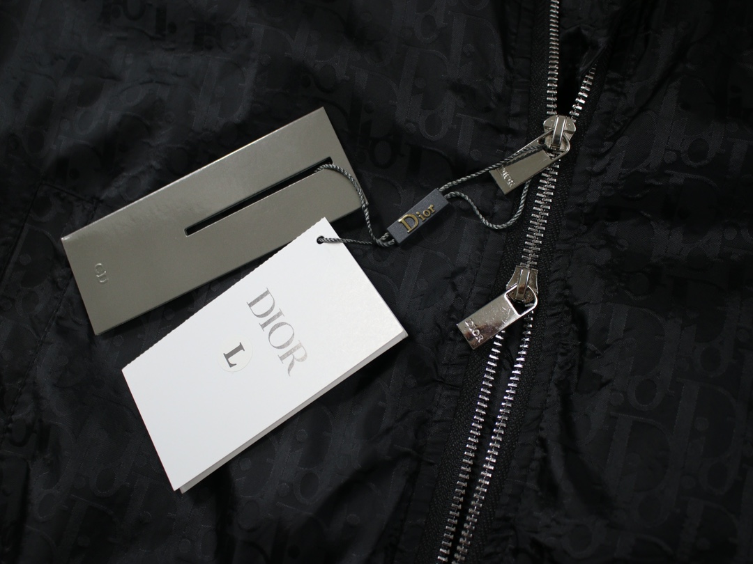 【DIOR  公式旗艦店】ディオール   ジャケット着 好評に付き再入荷！ 240923