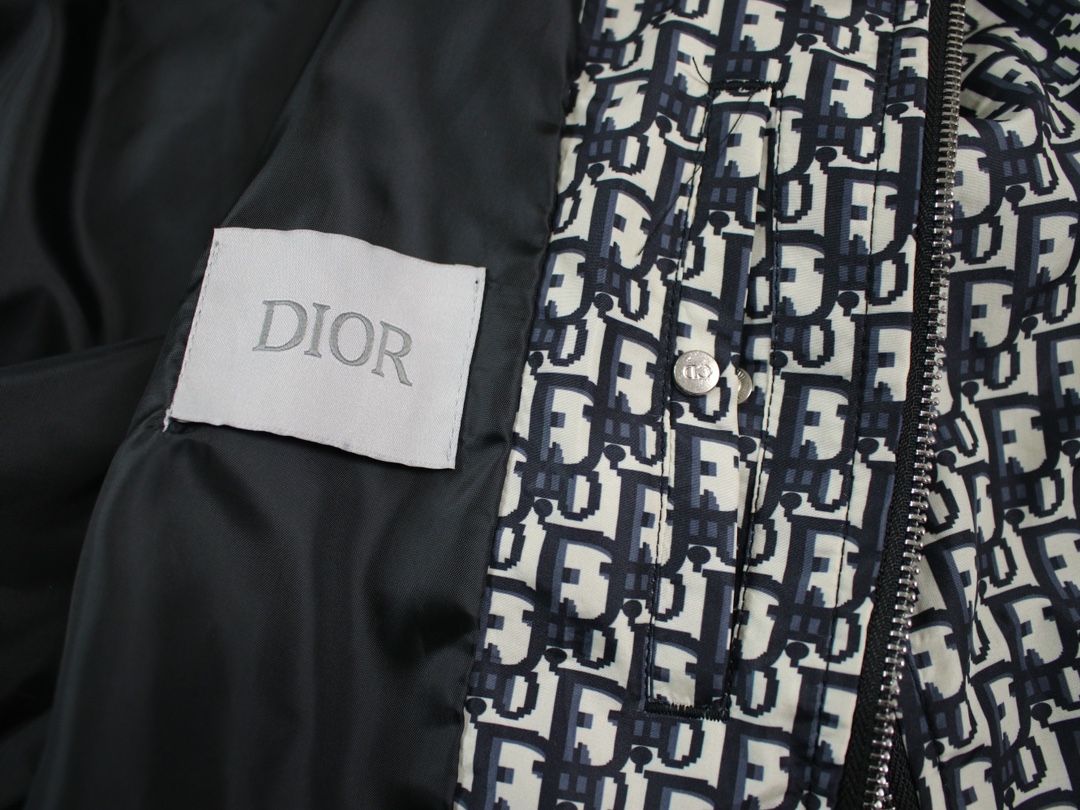 【DIOR  公式旗艦店】ディオール   ジャケット着 好評に付き再入荷！ 240923