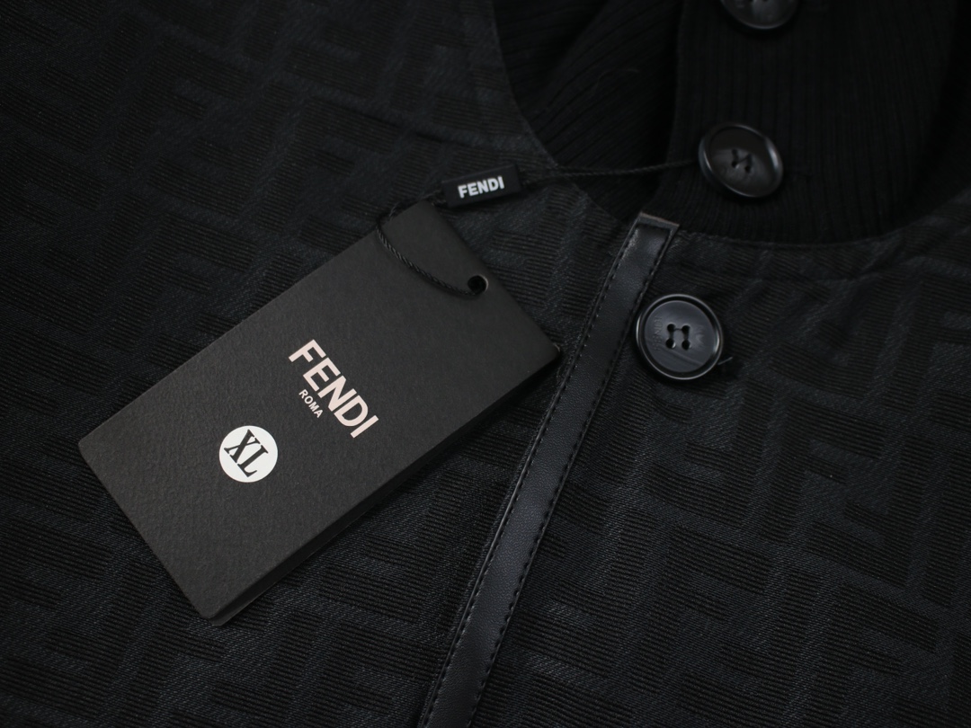 【FENDI】 フェンディ  ジャケット着ご好評に付き再入荷！240923
