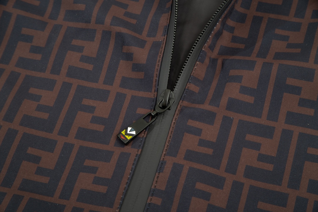 【FENDI】フェンディ ジャケット着ご好評に付き再入荷！240923