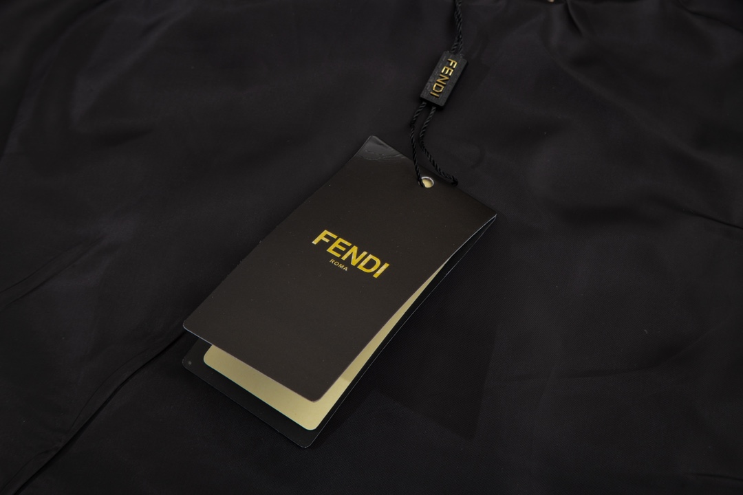 【FENDI】フェンディ ジャケット着ご好評に付き再入荷！240923