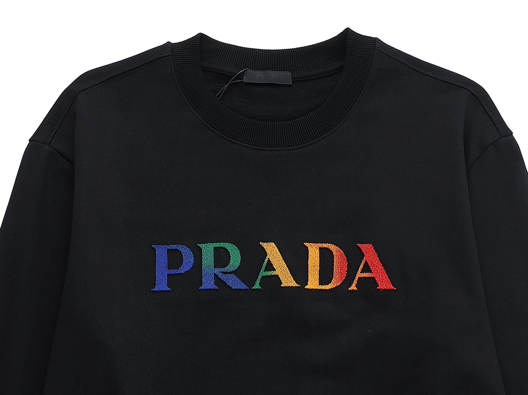 【PRADA 公式旗艦店】プラダ  丸首の衛衣 スウェットご好評に付き再入荷 240925