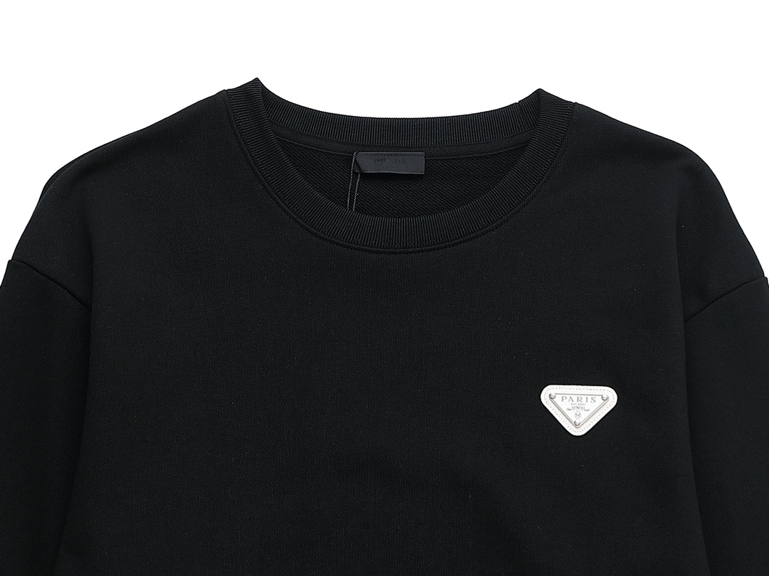 【PRADA 公式旗艦店】プラダ  丸首の衛衣 スウェットご好評に付き再入荷 240925