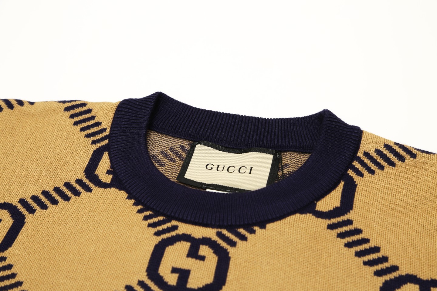 【GUCCI 公式旗艦店】グッチ  セーター好評に付き再入荷！ 240928
