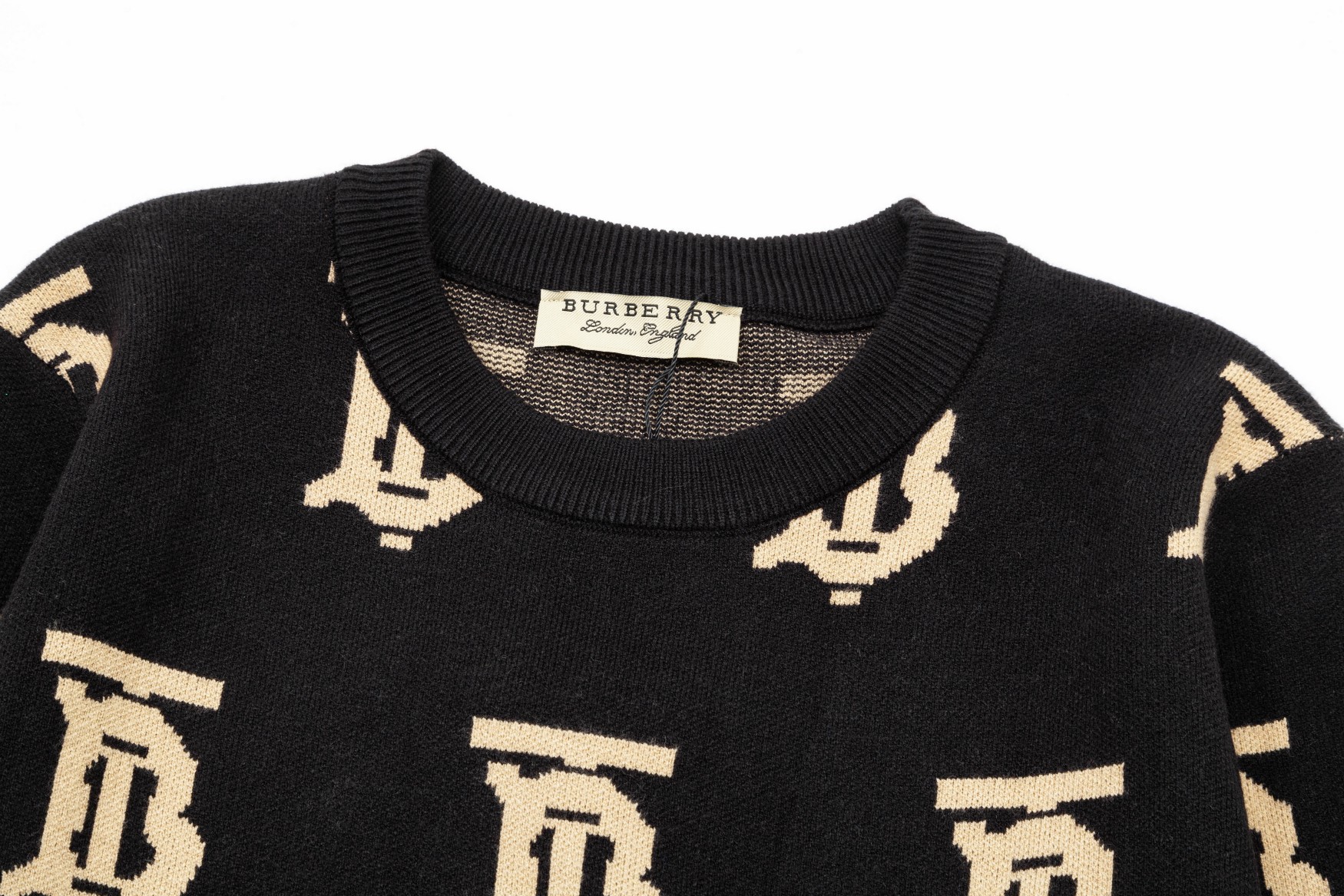 【BURBERRY 公式旗艦店】バーバリー   セーター好評に付き再入荷！ 240930