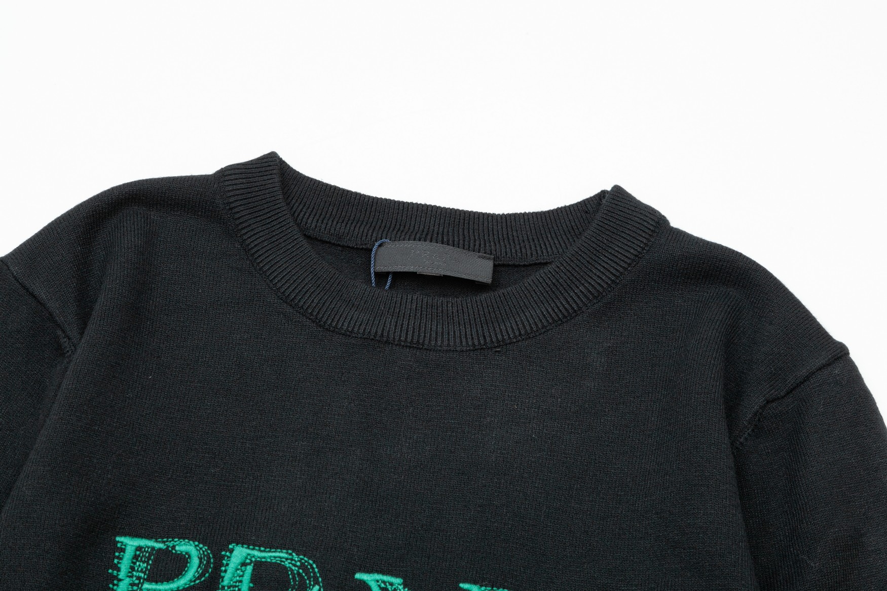 【PRADA 公式旗艦店】プラダ  セーター好評に付き再入荷！ 240930