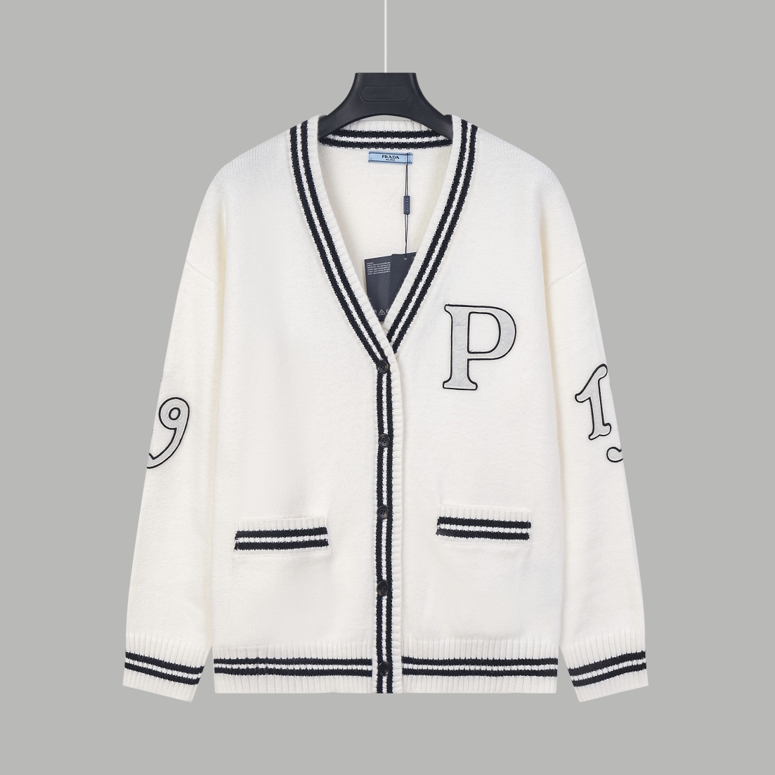 【PRADA 公式旗艦店】プラダ  セーター好評に付き再入荷！ 240930