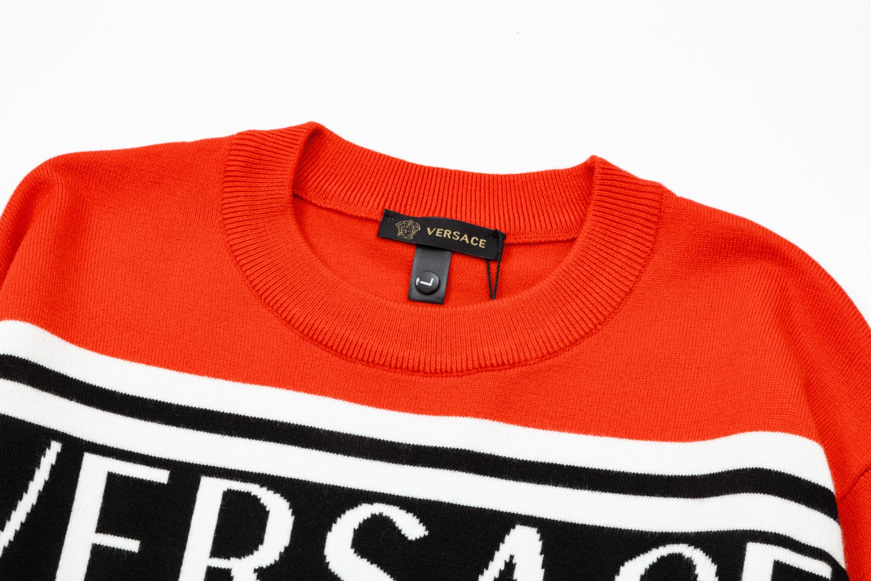 【VERSACE  公式旗艦店】ヴェルサーチ  セーター好評に付き再入荷！ 240930