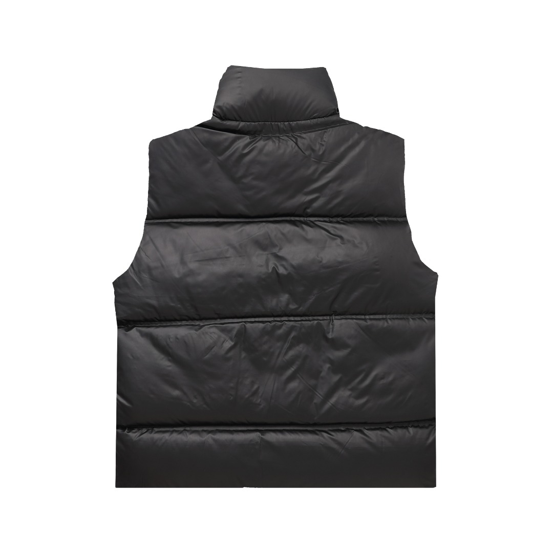 【PRADA 公式旗艦店】プラダ ダウンベスト 当日出荷 好評に付き再入荷！241009