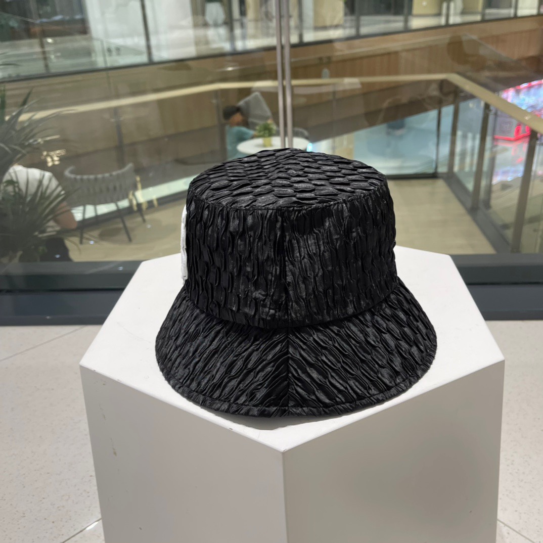 BURBERRY(バーバリー)フィッシャーマンズハット  241011