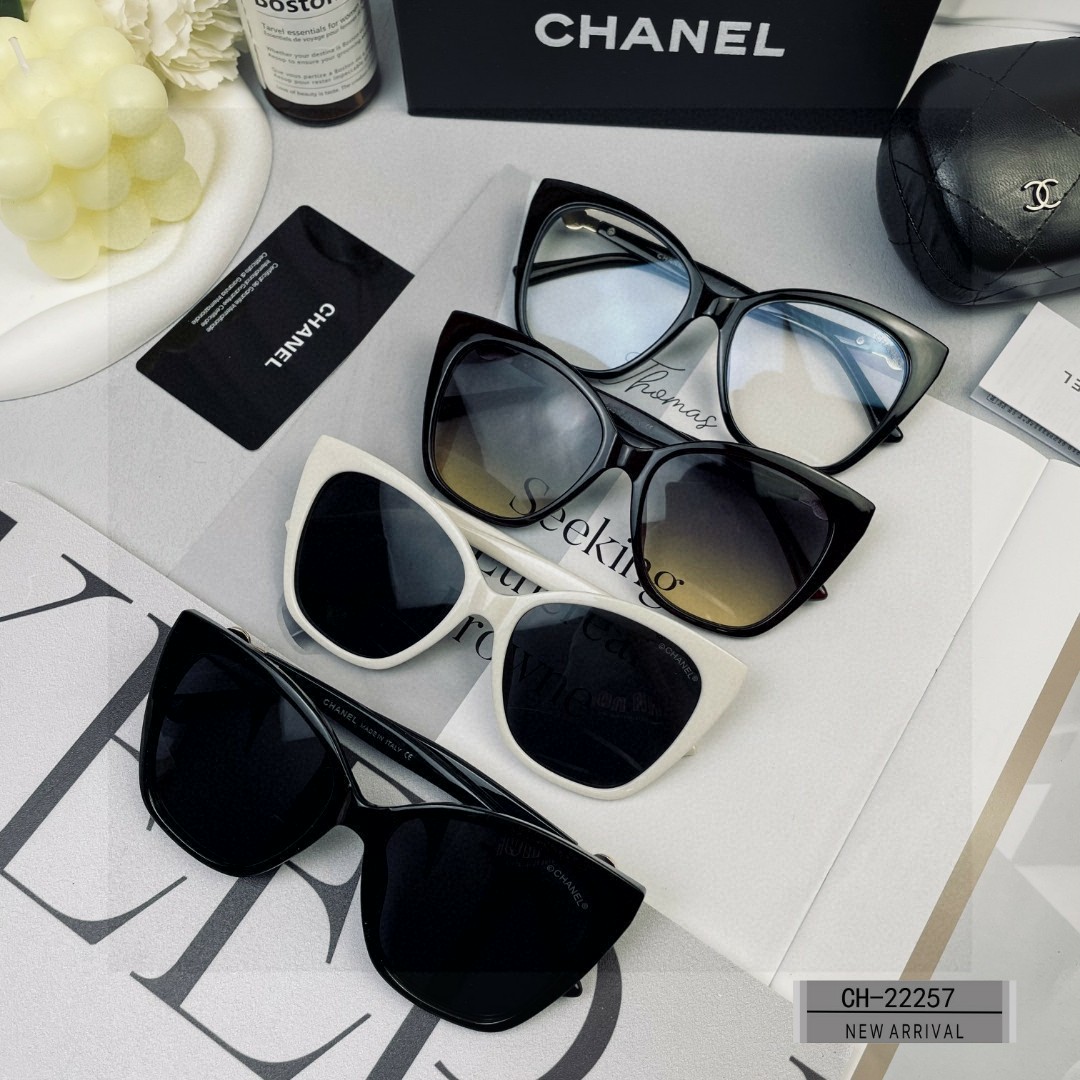 CHANEL( シャネル) サングラス 241012