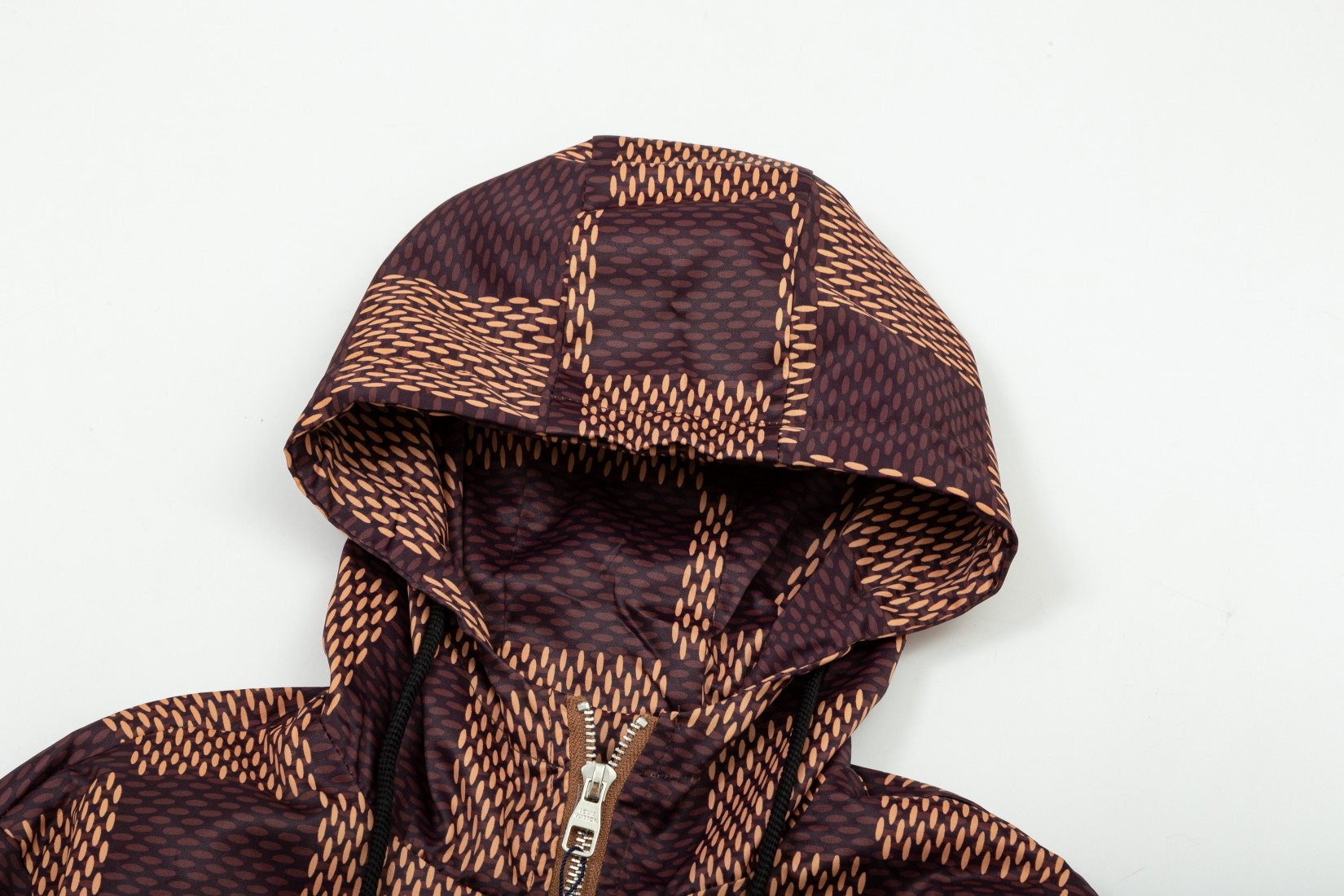 【LOUIS VUITTON 公式旗艦店】ルイヴィトン  ジャケット着 ご好評に付き再入荷！241021