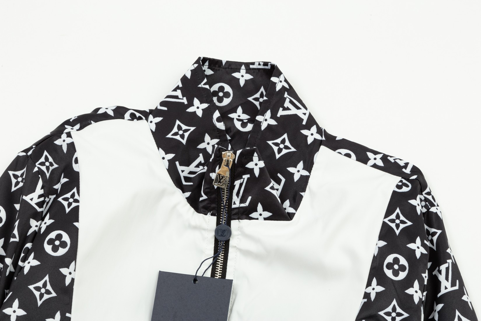 【LOUIS VUITTON 公式旗艦店】ルイヴィトン  ジャケット着 ご好評に付き再入荷！241021