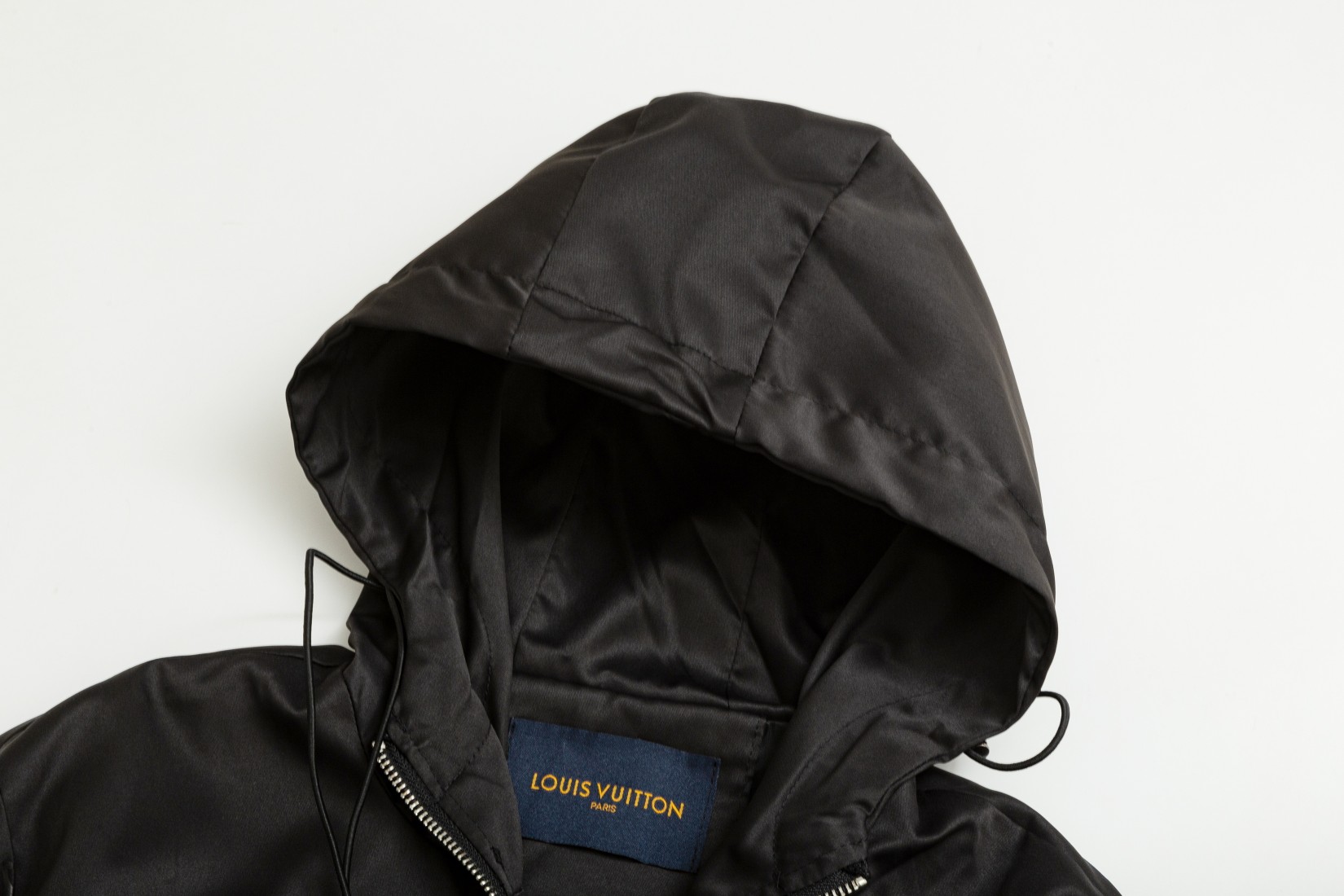 【LOUIS VUITTON 公式旗艦店】ルイヴィトン  ジャケット着 ご好評に付き再入荷！241021