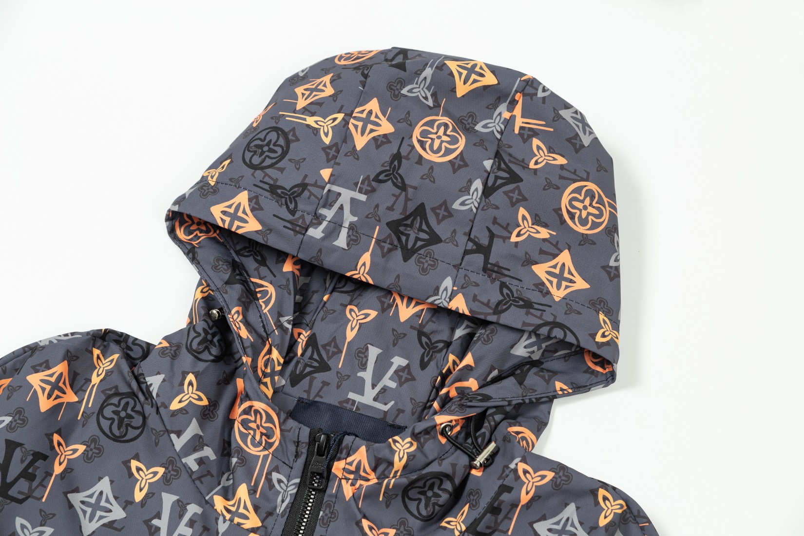 【LOUIS VUITTON 公式旗艦店】ルイヴィトン  ジャケット着 ご好評に付き再入荷！241021