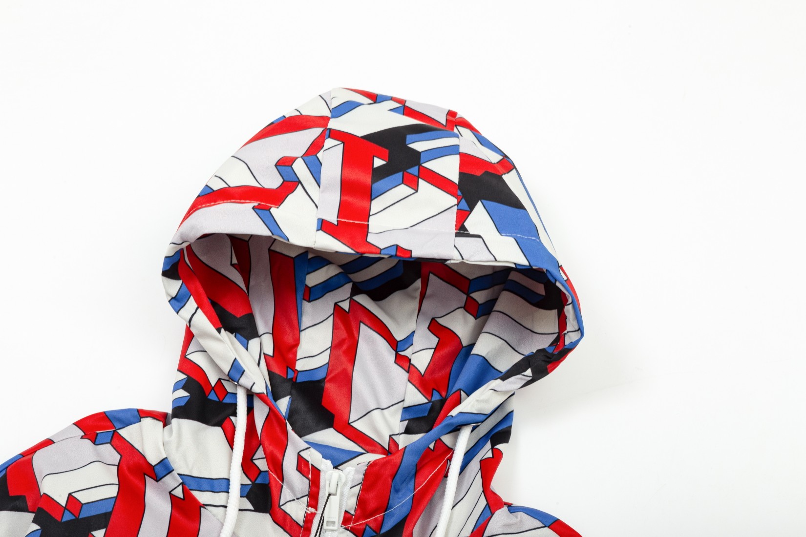 【GUCCI  公式旗艦店】グッチ  ジャケット着 ご好評に付き再入荷！241021