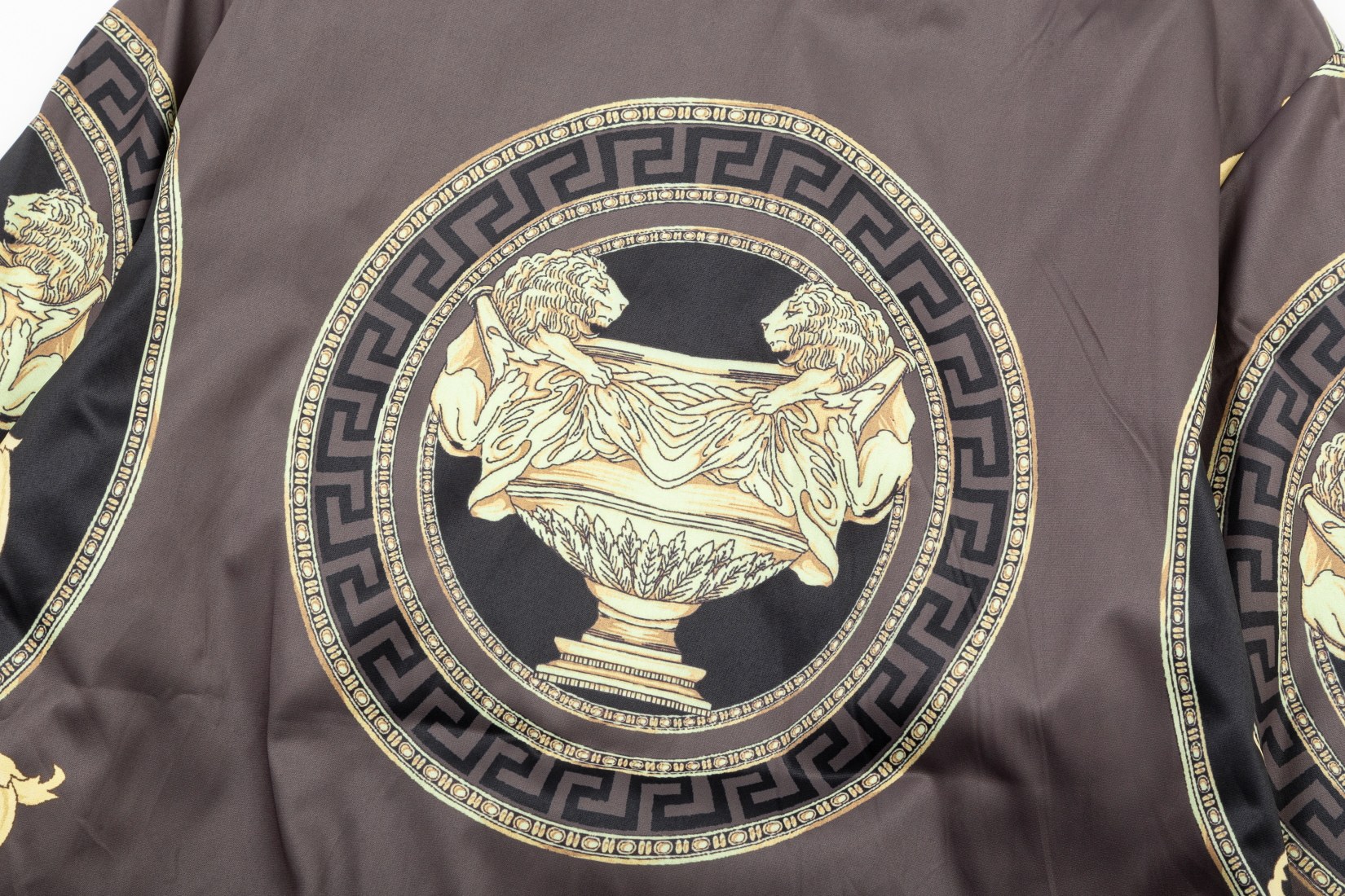 【VERSACE   公式旗艦店】ヴェルサーチ   ジャケット着 ご好評に付き再入荷！241021