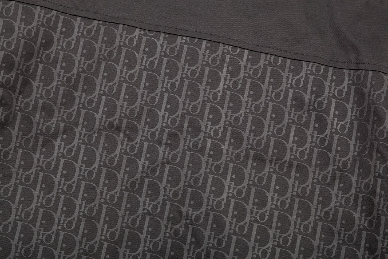 【DIOR  公式旗艦店】ディオール  ジャケット着 ご好評に付き再入荷！241023