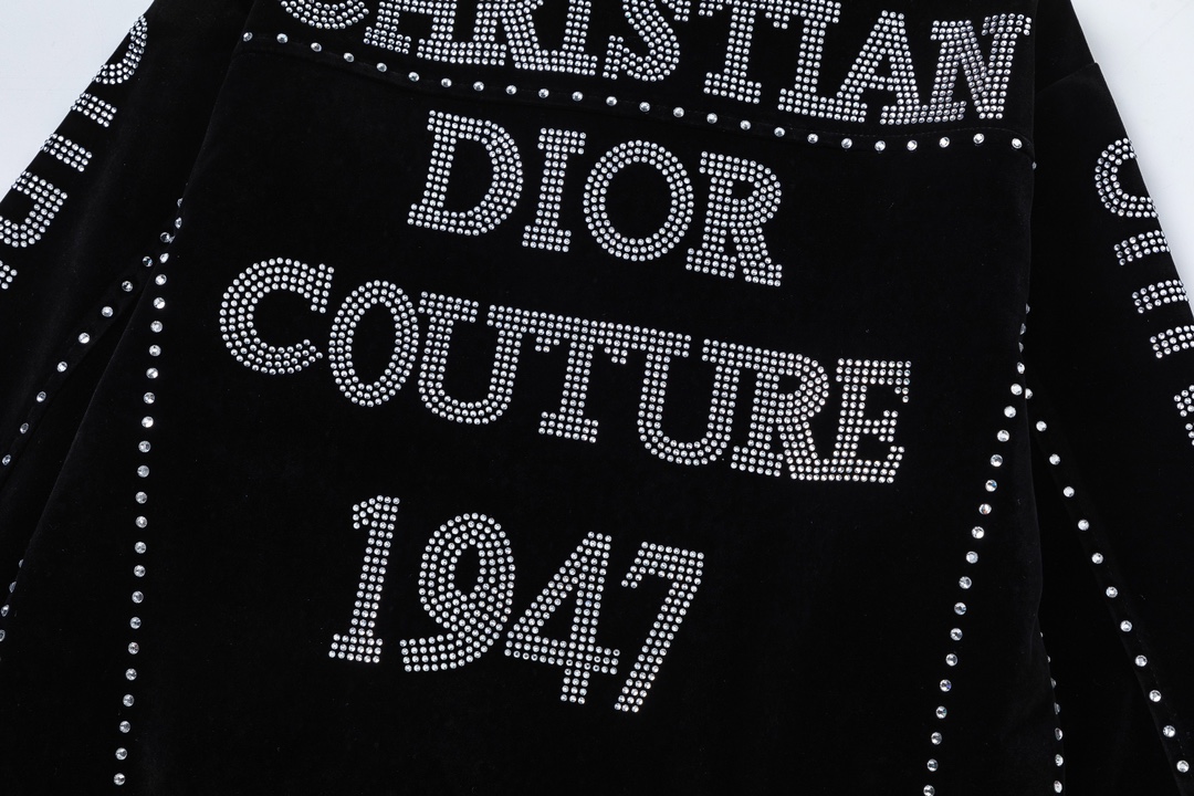【DIOR 公式旗艦店】ディオール  ジャケット着 好評に付き再入荷！241028