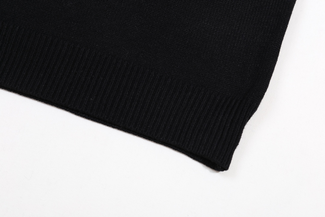 【GUCCI  公式旗艦店】グッチ  セーター好評に付き再入荷！ 241029