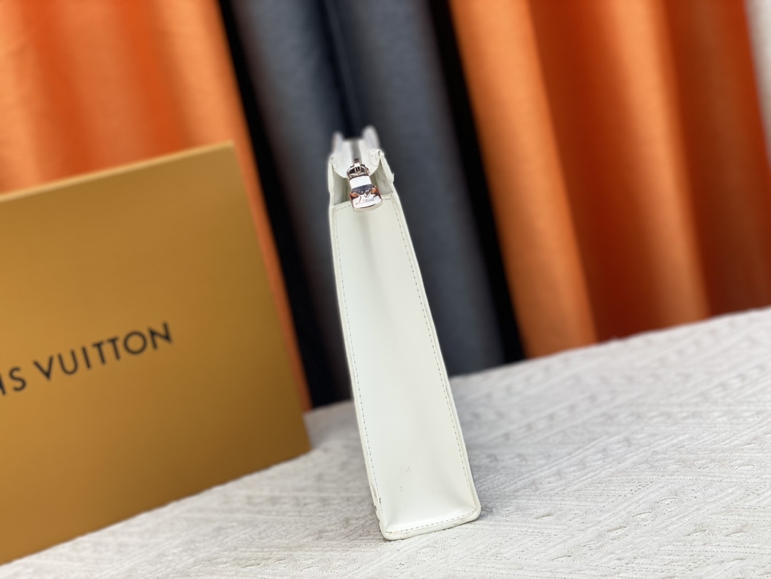 【LOUIS VUITTON  公式 旗艦店】 ルイヴィトン   クラッチバッグ 当日出荷 好評に付き再入荷！24*21*6CM  241101