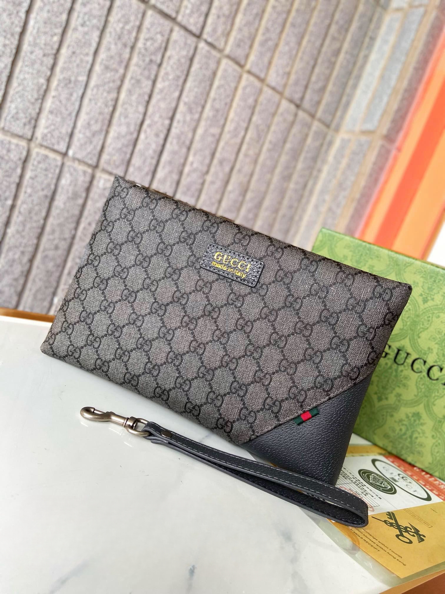 【GUCCI  公式 旗艦店】 グッチ   クラッチバッグ 当日出荷 好評に付き再入荷！28*18*2.5CM  241101