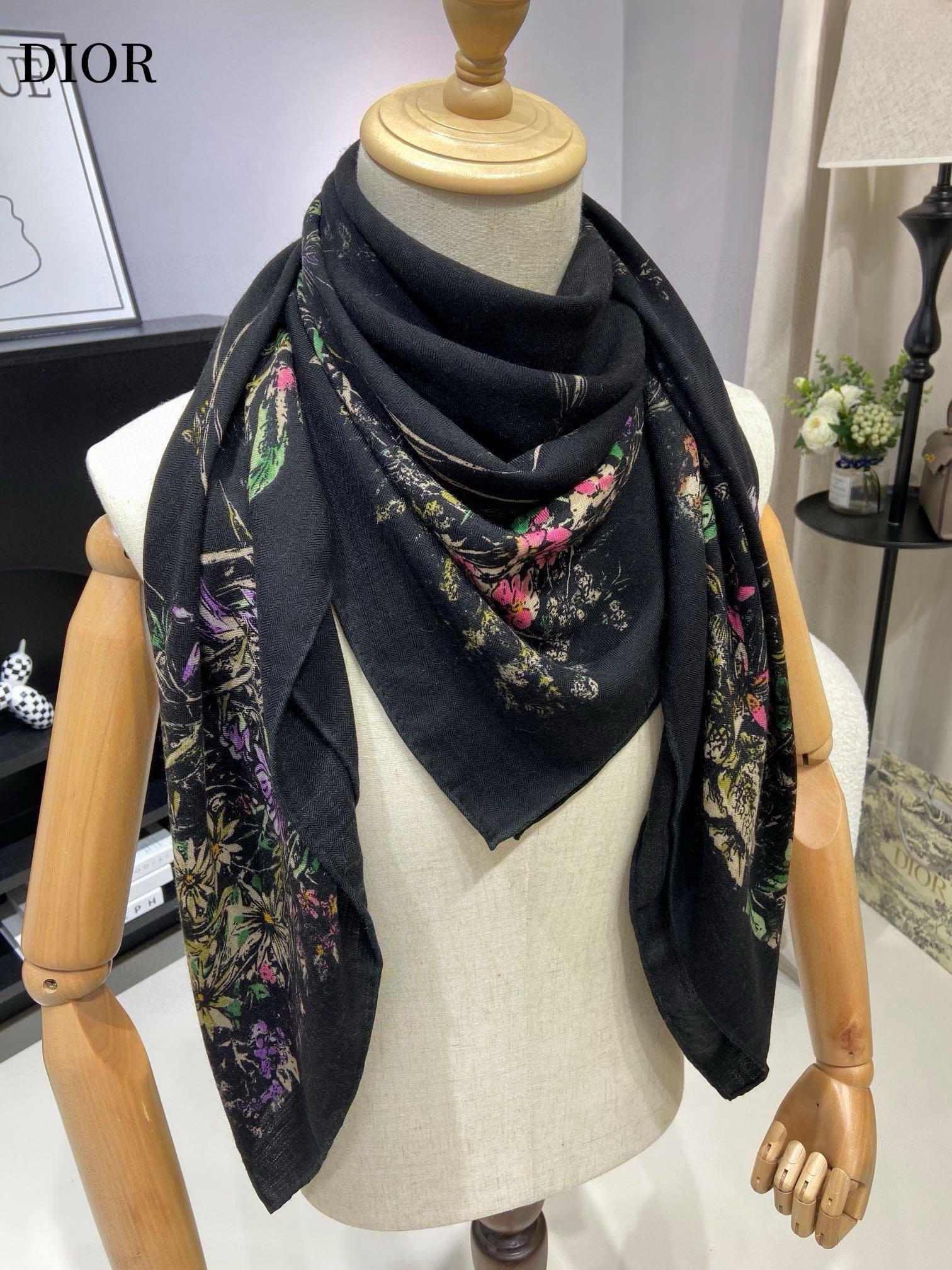 【DIOR  ディオール 】スカーフ  140*140cm  241108