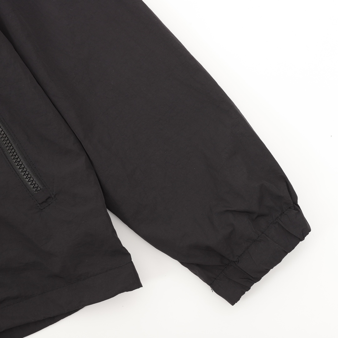 【BURBERRY  公式旗艦店】バーバリー   ジャケット着 好評に付き再入荷！241112