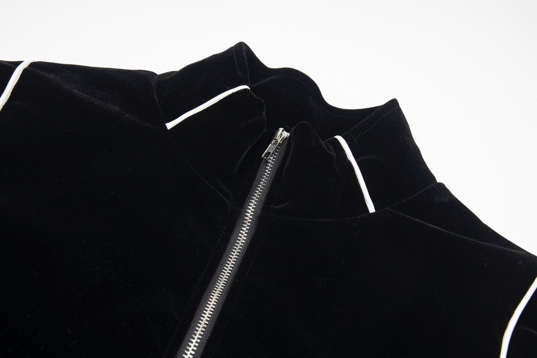 【CELINE 公式旗艦店】セリーヌ  ジャケット着好評に付き再入荷！ 241112