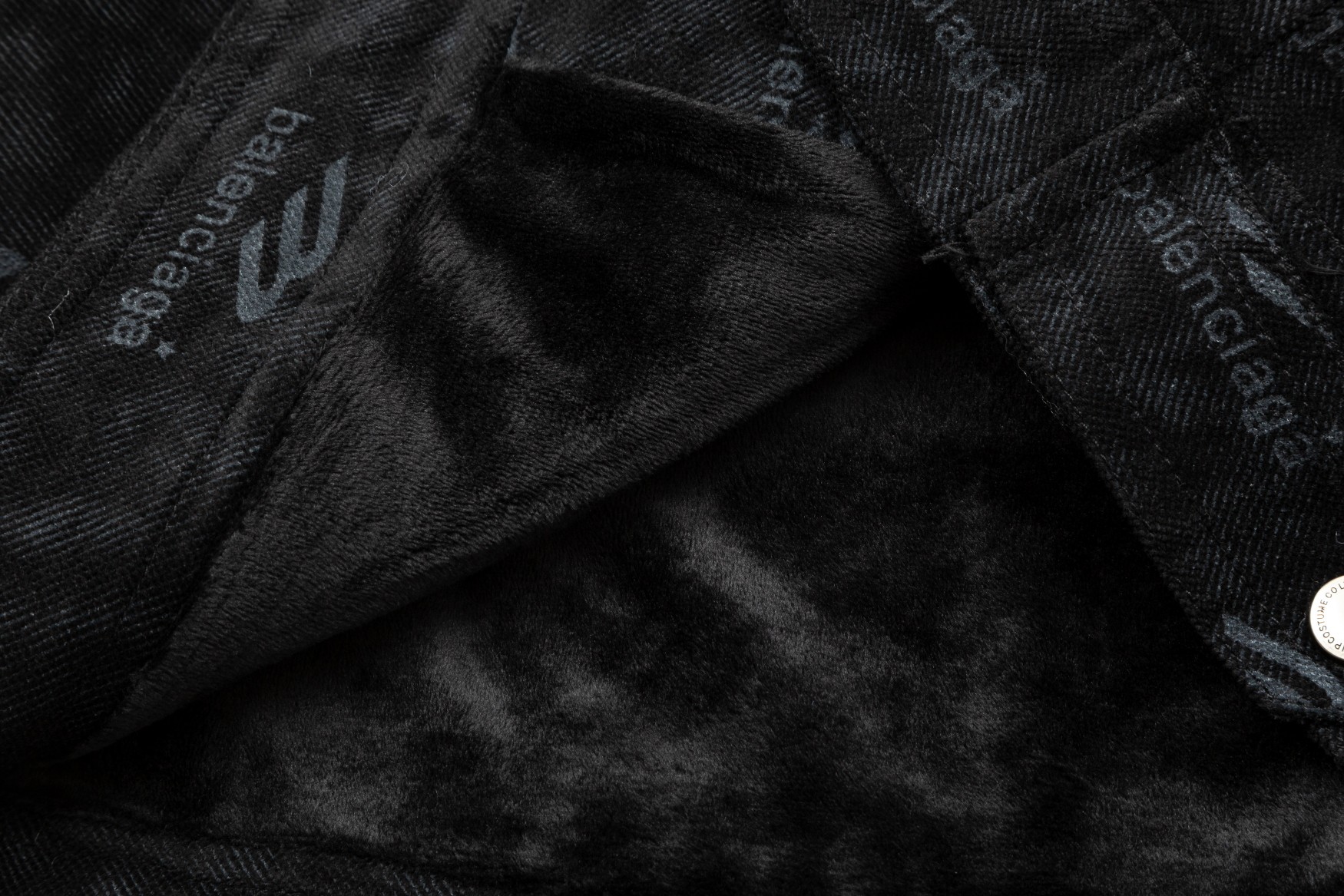 【BALENCIAGA  公式旗艦店】バレンシアガ    ジャケット着 好評に付き再入荷！241119