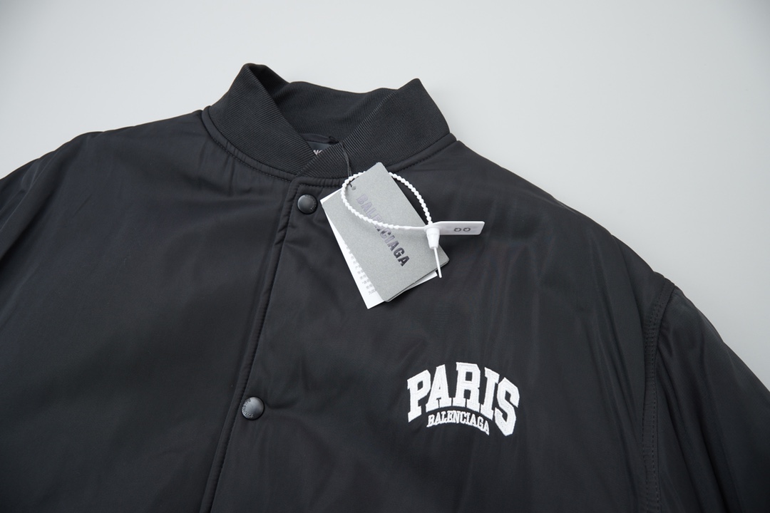 【BALENCIAGA  公式旗艦店】バレンシアガ    ジャケット着 好評に付き再入荷！241119
