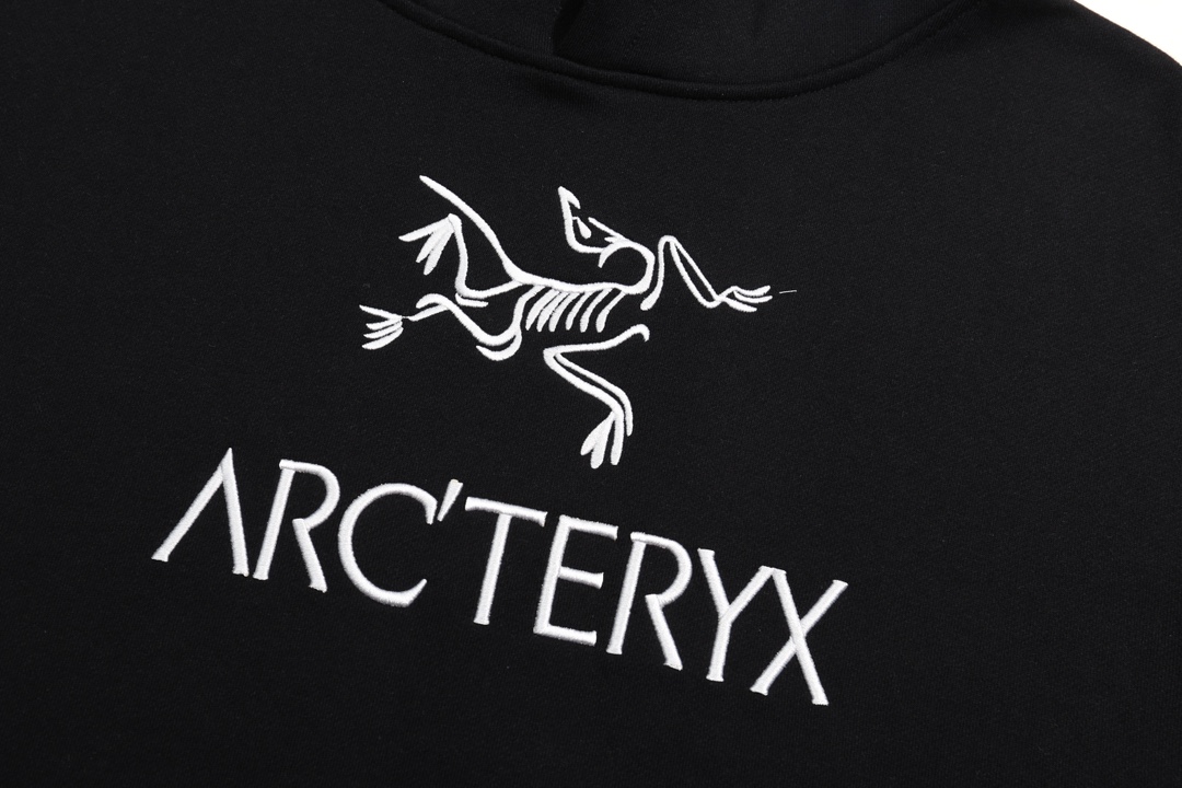 【ARCTERYX 公式旗艦店】アークテリクス  パーカー  スウェット ご好評に付き再入荷！241121
