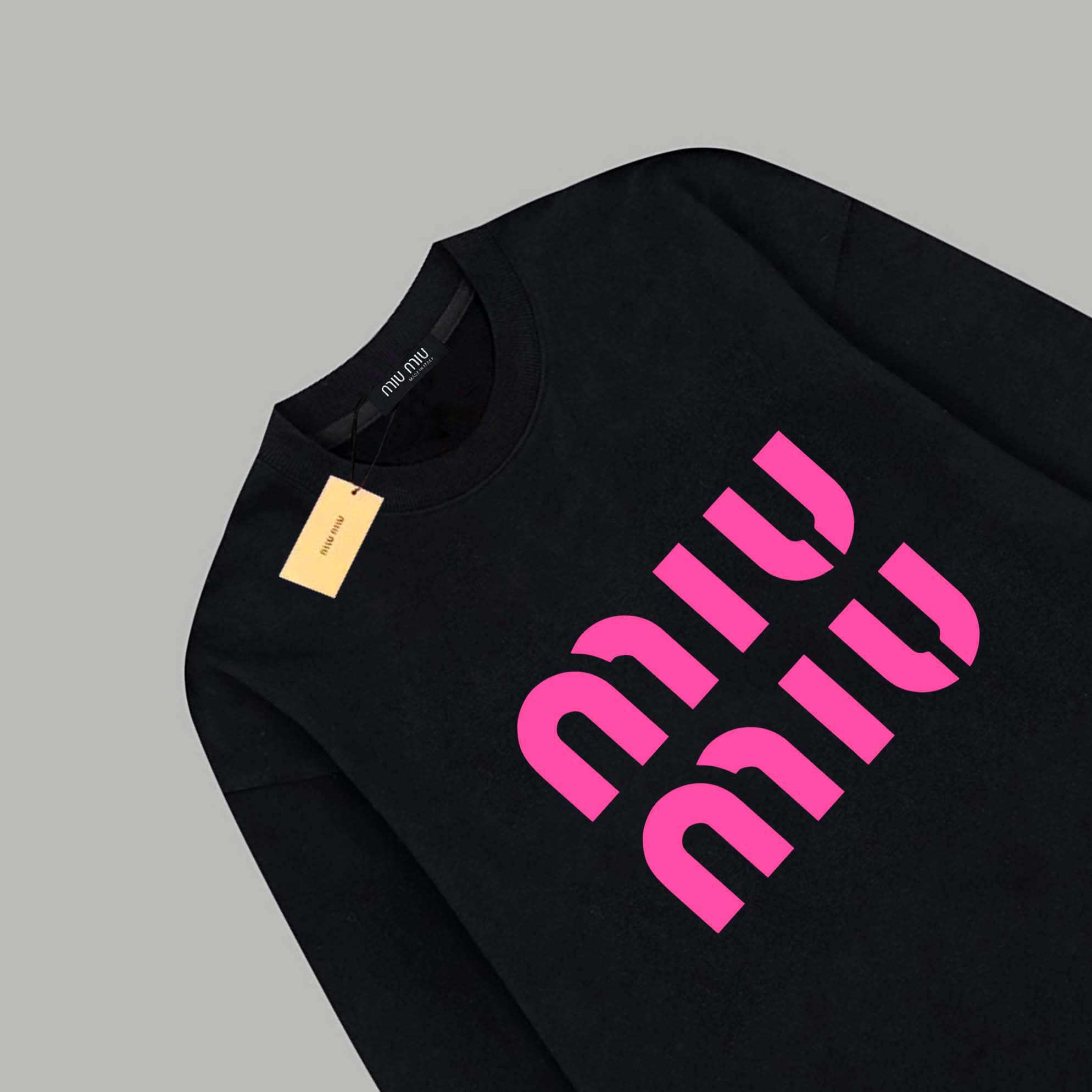 【Miumiu 公式旗艦店】ミュウミュウ  丸首の衛衣 スウェット ご好評に付き再入荷！241122