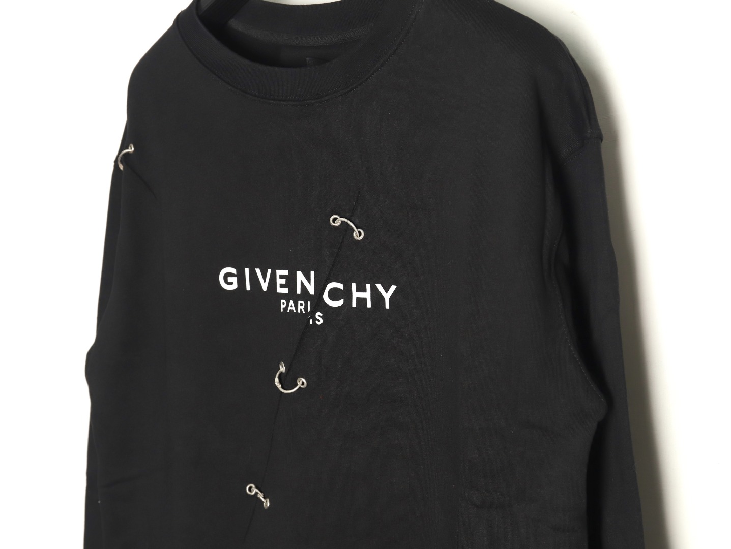 【GIVENCHY  公式旗艦店】ジバンシー 丸首の衛衣 スウェットご好評に付き再入荷！241122