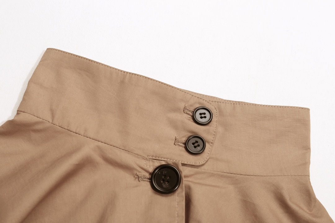 【Miumiu 公式旗艦店】 ミュウミュウ   ジャケット着  スウェット ご好評に付き再入荷！241122