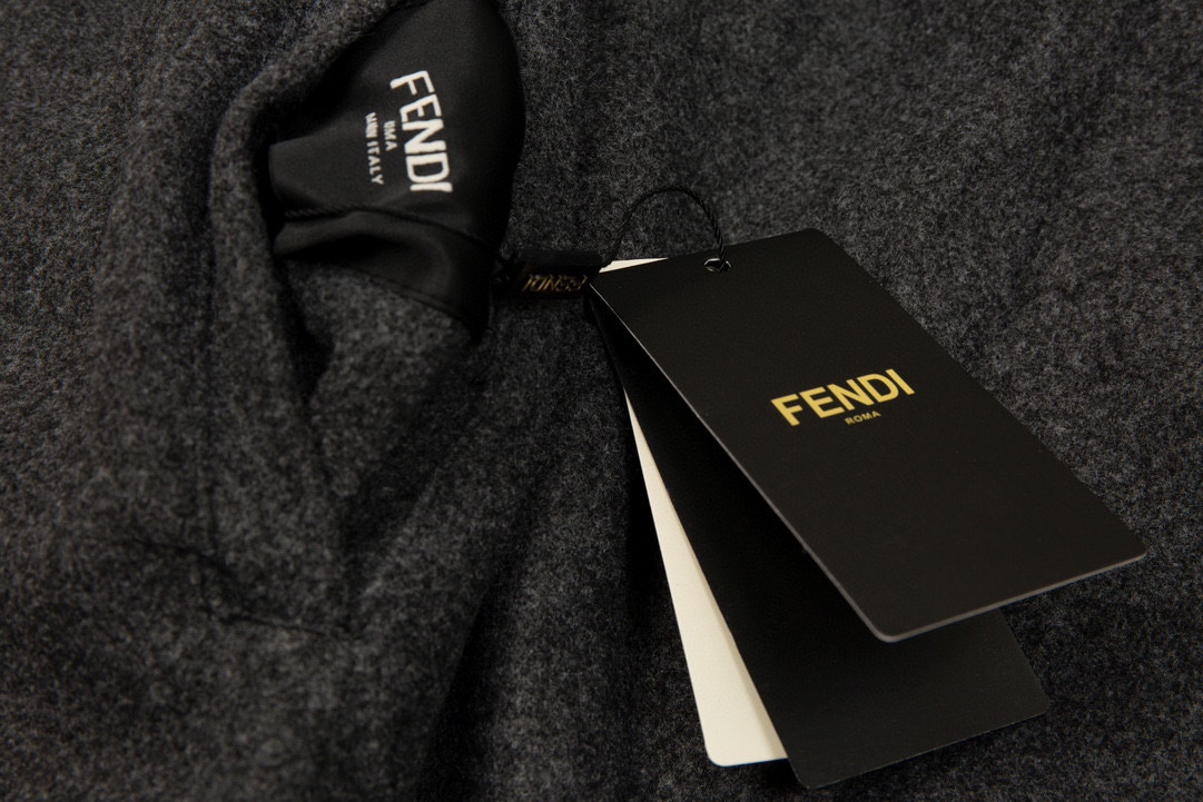 【FENDI  公式旗艦店】フェンディジャケット着 好評に付き再入荷！