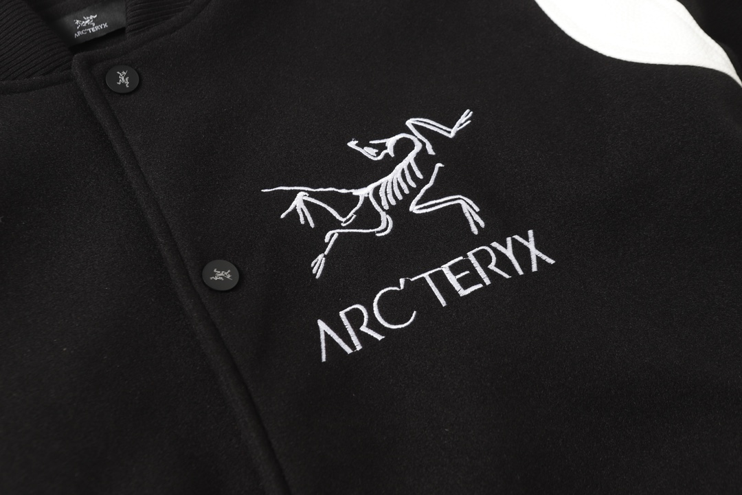 【ARCTERYX  公式旗艦店】アークテリクス  ジャケット着  スウェット ご好評に付き再入荷！241123