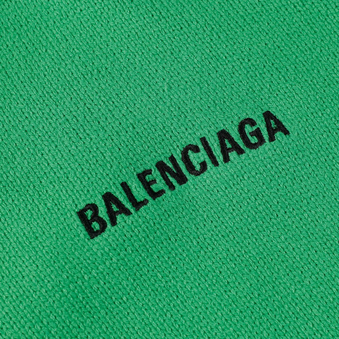 【BALENCIAGA  公式旗艦店】バレンシアガ   セーター好評に付き再入荷！ 241123