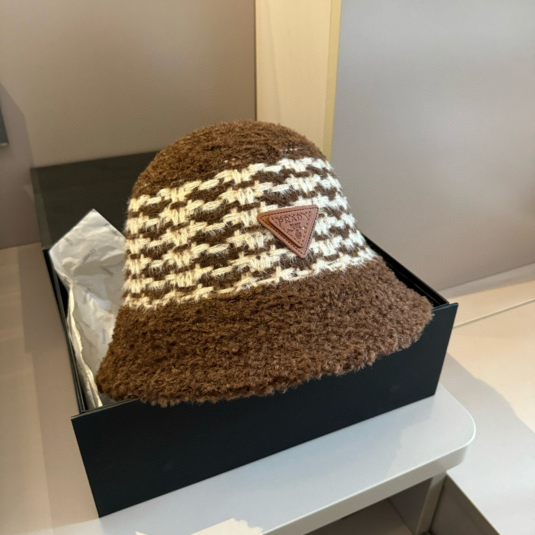 PRADA (プラダ)フィッシャーマンズハット  241125