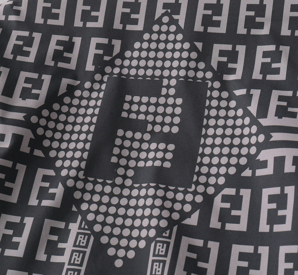 【FENDI  公式旗艦店】フェンディ  ジャケット着 好評に付き再入荷！