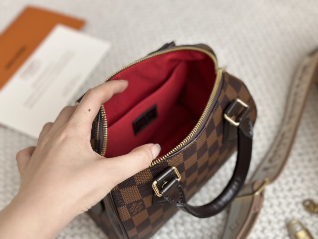 【LOUIS VUITTON 公式 旗艦店】ルイヴィトン  ハンドバッグ 当日出荷 好評に付き再入荷！24*25CM